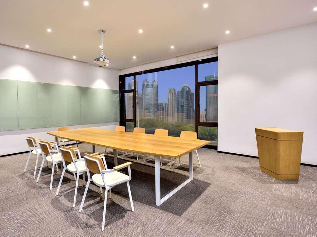 Ibis New Hongqiao Hotel 3*